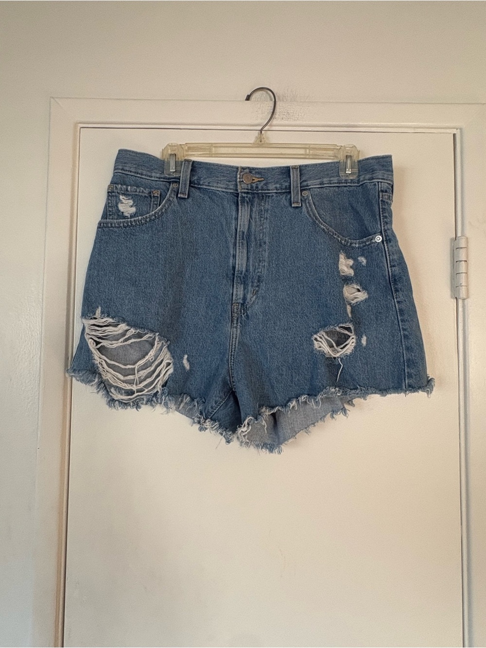 Levi's Light Blue High-Waisted Distressed Denim Mom Shorts Size 32